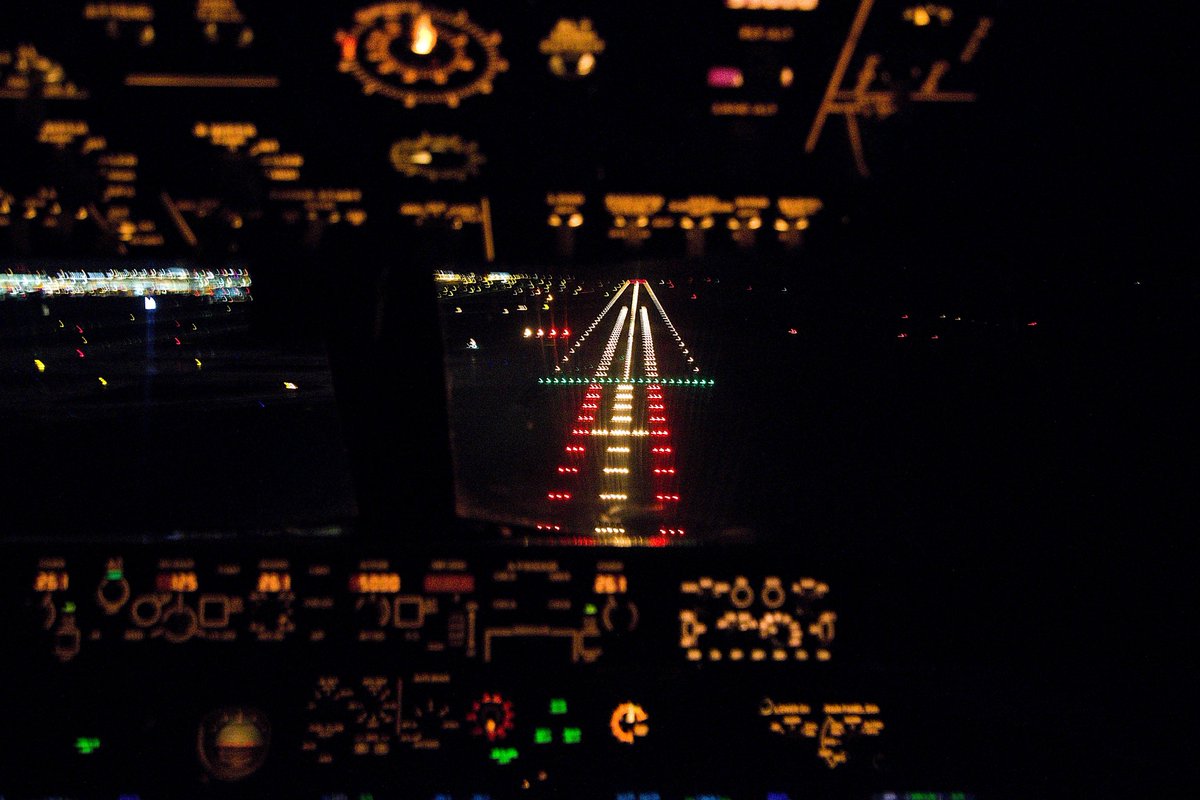 The View 
#Boeing #airexplore #FlyNextGen #landing #B737