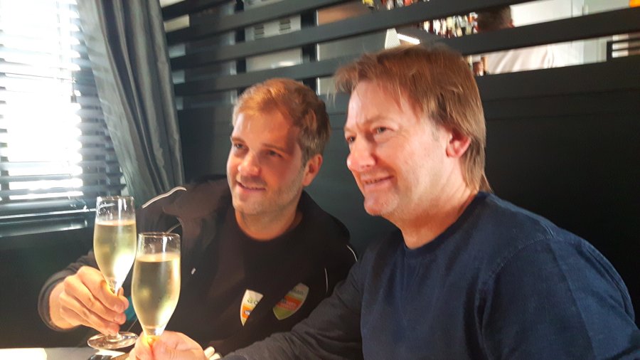 zilvermeercross's tweet photo. Niels Albert is er alvast klaar op! De mannen klinken op een succesvolle editie van de "Distrilog Niels Albert CX". 
https://t.co/mLswsFcpv5 https://t.co/mlYZeVUVHL