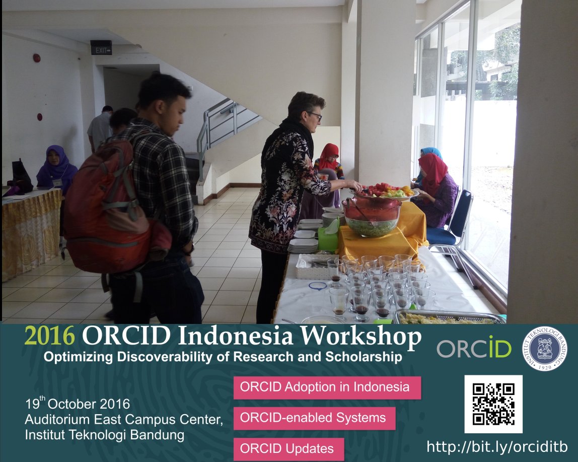 ITBpress's tweet photo. DR Laurel Haak @HaakYak Loves es cendol Bandung @ORCID_Org at #ORCIDITB2016 https://t.co/0rDbwVPnM4 https://t.co/1GHY8Lle7q