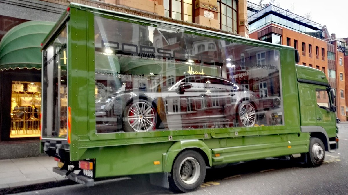 CoolCarsLondon's tweet photo. Not your everyday spot! 2016 @Porsche  Panamera getting the @Harrods  treatment
#porsche #panamera #Harrods #LiveUpLoad #carspotter #London https://t.co/cDfibKRRJL