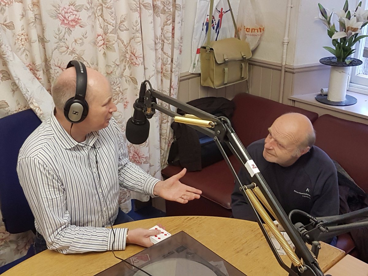 5DmagicIvor's tweet photo. #5DMagic on the radio at @Mearnsfm Breakfast show with @5DmagicJeff @eoinsmith. #radiomagic https://t.co/IKJ8pSQve3