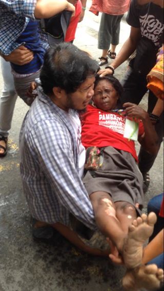 PaytPilipinas's tweet photo. How do we teach our police officers to respect rights of civilians holding protests? And what of the rights of indigenous peoples? #IPMonth https://t.co/g6fFL6iXv1