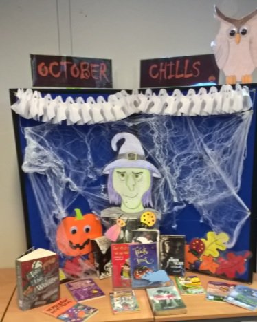 DC_Library's tweet photo. The Roundhouse site library are feeling #octoberchills so borrow a book find somewhere cosy and get warmed up! https://t.co/ZYz6fmOkTA
