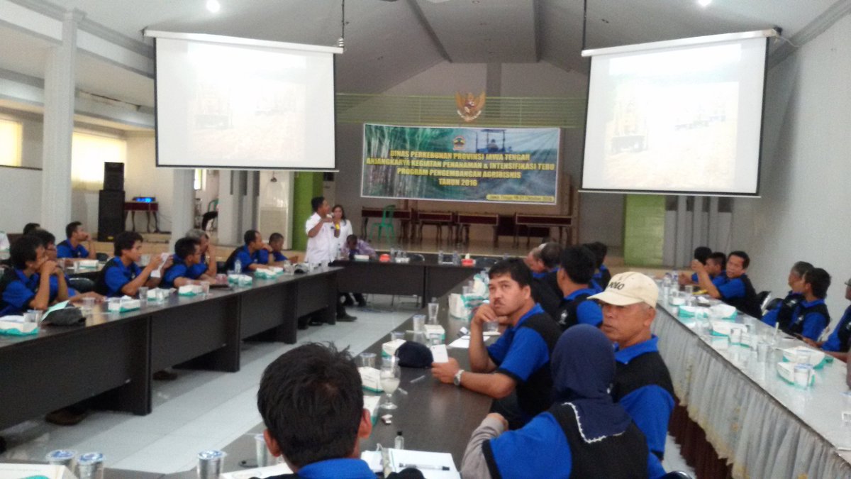 herlinastar's tweet photo. Rombongan petani tebu dan PG Jateng Ngangsu kawruh di PG Ngadirejo @PTPN_X @KediriUpdate @infokediri.. Maturnuwun, Cc: @Dinbun1 @FKP2Jateng https://t.co/QSqnyEWNpH