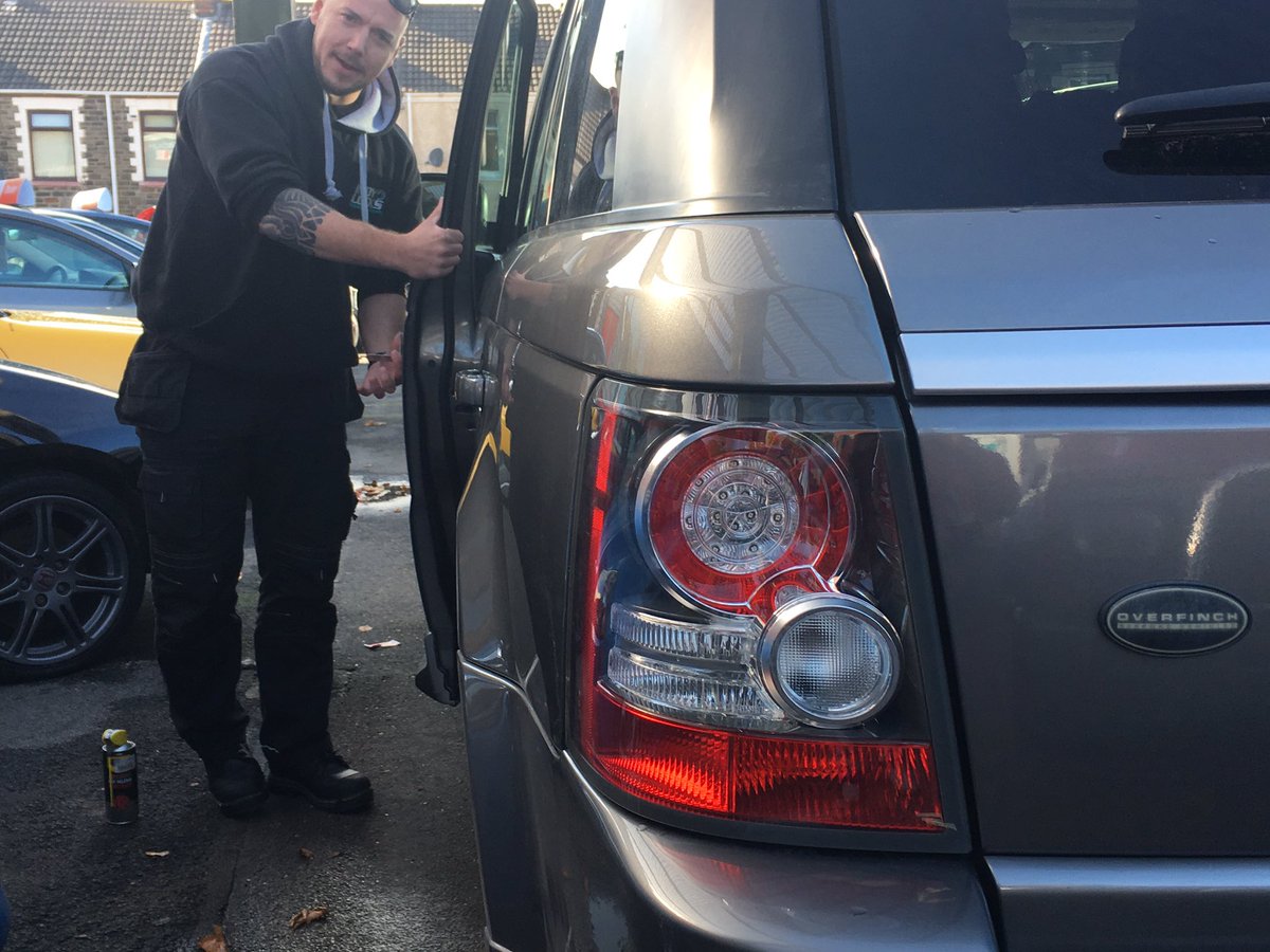 IndyLocks's tweet image. Locked keys in car - Range Rover Overfinch. Vehicle opened within minutes of arrival. indylocks.co.uk #autolocksmith #backupdancer