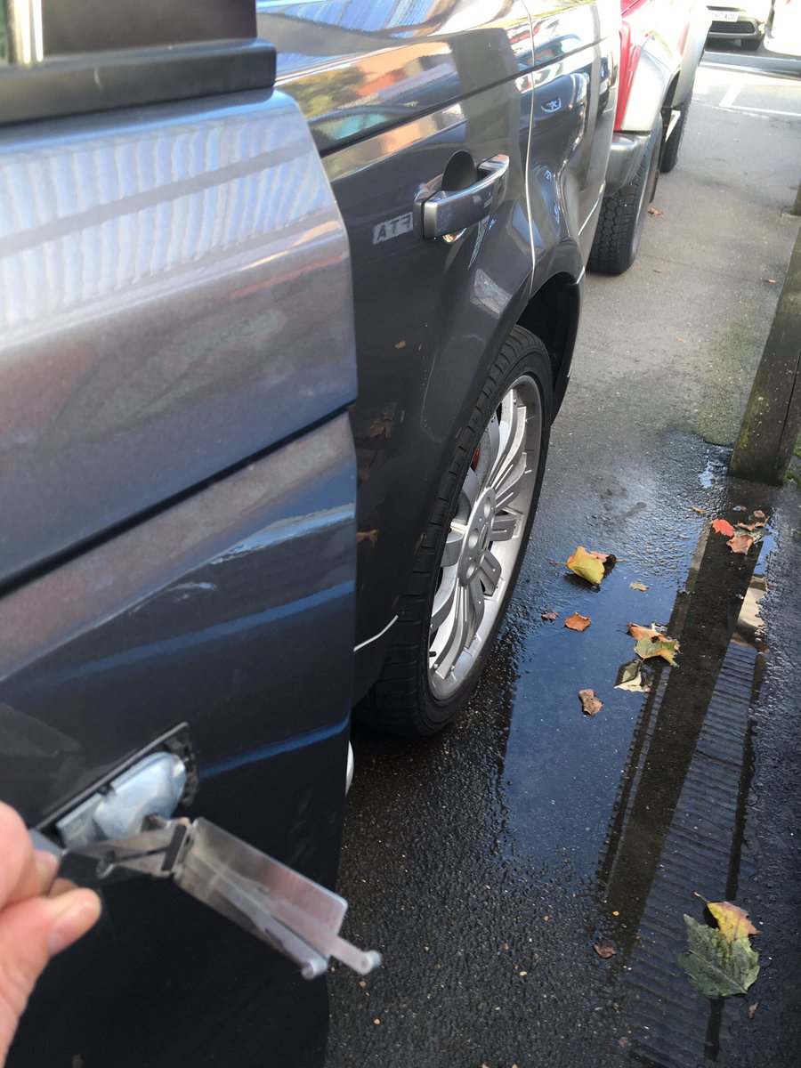 IndyLocks's tweet image. Locked keys in car - Range Rover Overfinch. Vehicle opened within minutes of arrival. indylocks.co.uk #autolocksmith #backupdancer