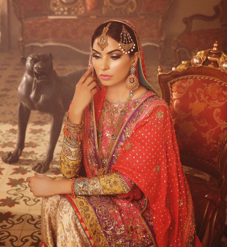 pakistan_fhm's tweet photo. The beautiful @FouziaAmaan in a #traditional #jora by @NOMIANSARI shot by #azeemsani and styled by #NS #jewellerydesign by @FahdChhotani https://t.co/67fXacrbY2