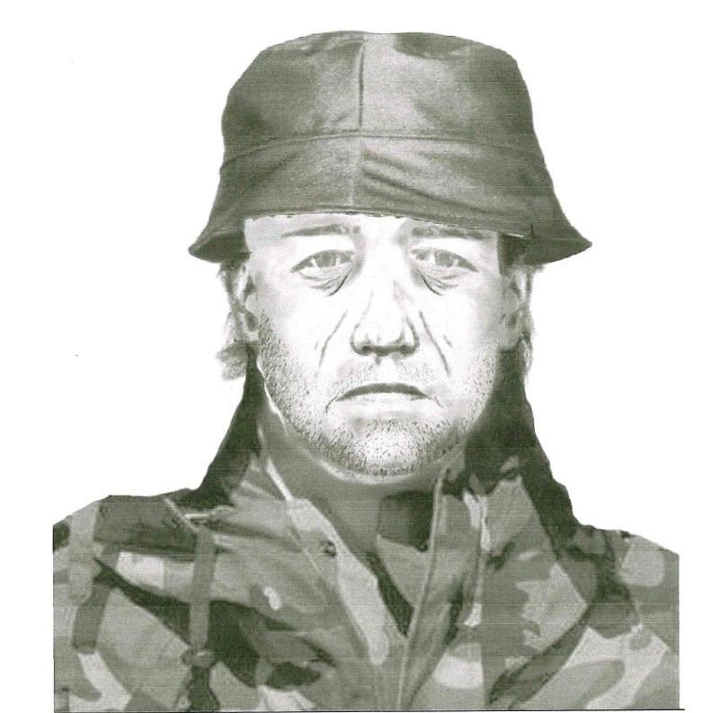 Öffentlichkeitsfahndung nach Überfall auf Geschäft in Pirna goo.gl/6Eky3f