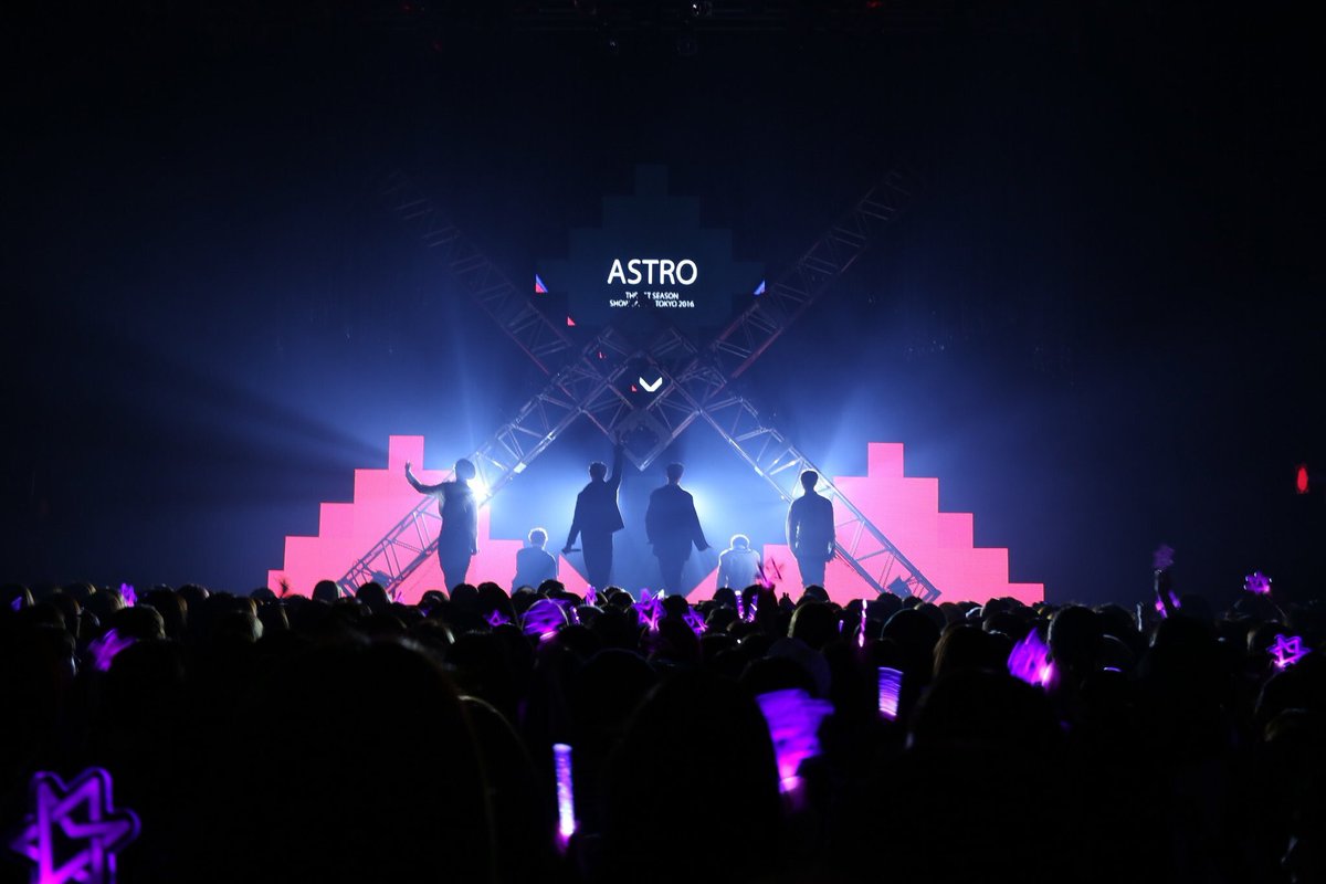 cherrymoon126's tweet photo. ( @offclASTRO ) 161014 쇼케이스  #ASTRO #아스트로 #astroinjapan https://t.co/mJhxYpkYsg