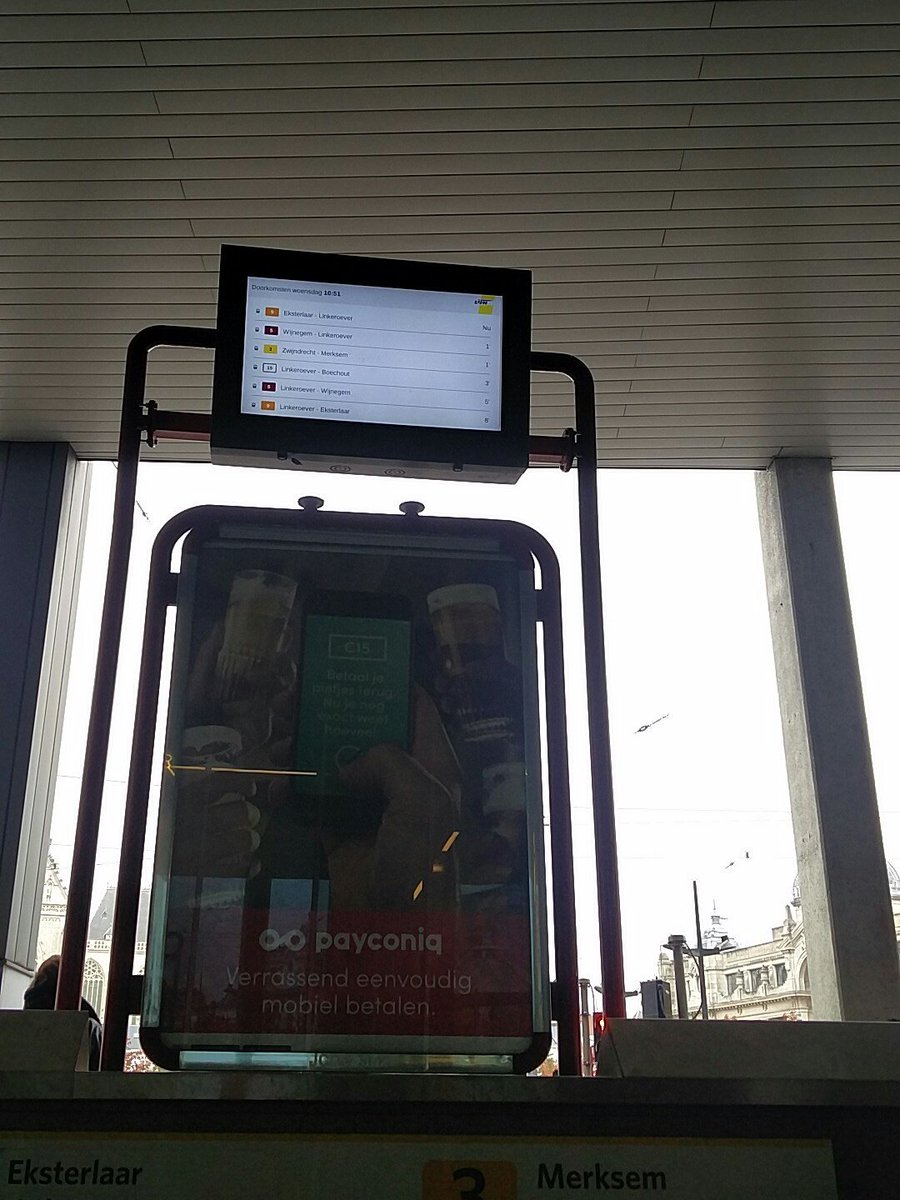 VDB_Official's tweet photo. @delijn Hoe komt het dat de trams 'realtime' blijven aangekondigd, ook al rijdt er niks? https://t.co/uGw6n1Jeq2