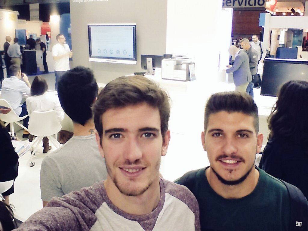 jhervas23's tweet photo. Aqui en la conferencia Hp con @FcoJaviSanSanse #simo16TICmencion https://t.co/HsKRQbB0JJ