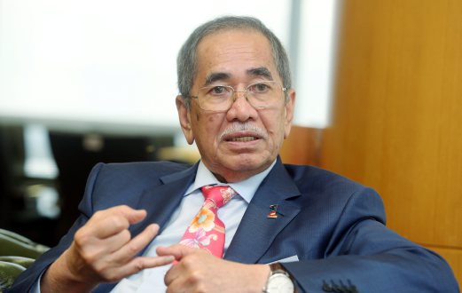NST_Online's tweet photo. #Hightide phenomenon: Govt to build 'stronger' seawalls to protect coastal areas
https://t.co/ZGGM2HxF3s https://t.co/rk8LCrQEVE