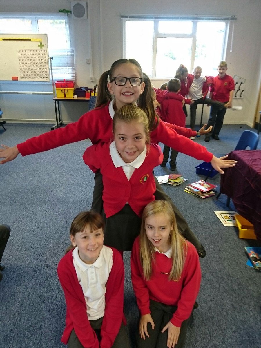Coedevaprimary's tweet photo. Creating our own giants in our Roald Dahl day workshops! #RoaldDahl #CEPY5 Thanks to @bigfootwales the children loved it! https://t.co/MyhMXwnzXN