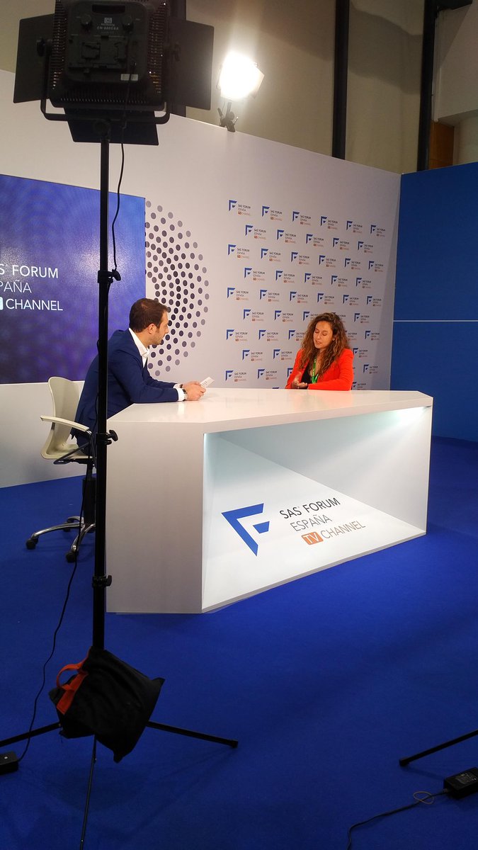 elSofaGroup's tweet image. María López Sabugo de @MAPFRE hablando de #CRMBigData en #Sastv junto a @juanmerodio en #SFE16