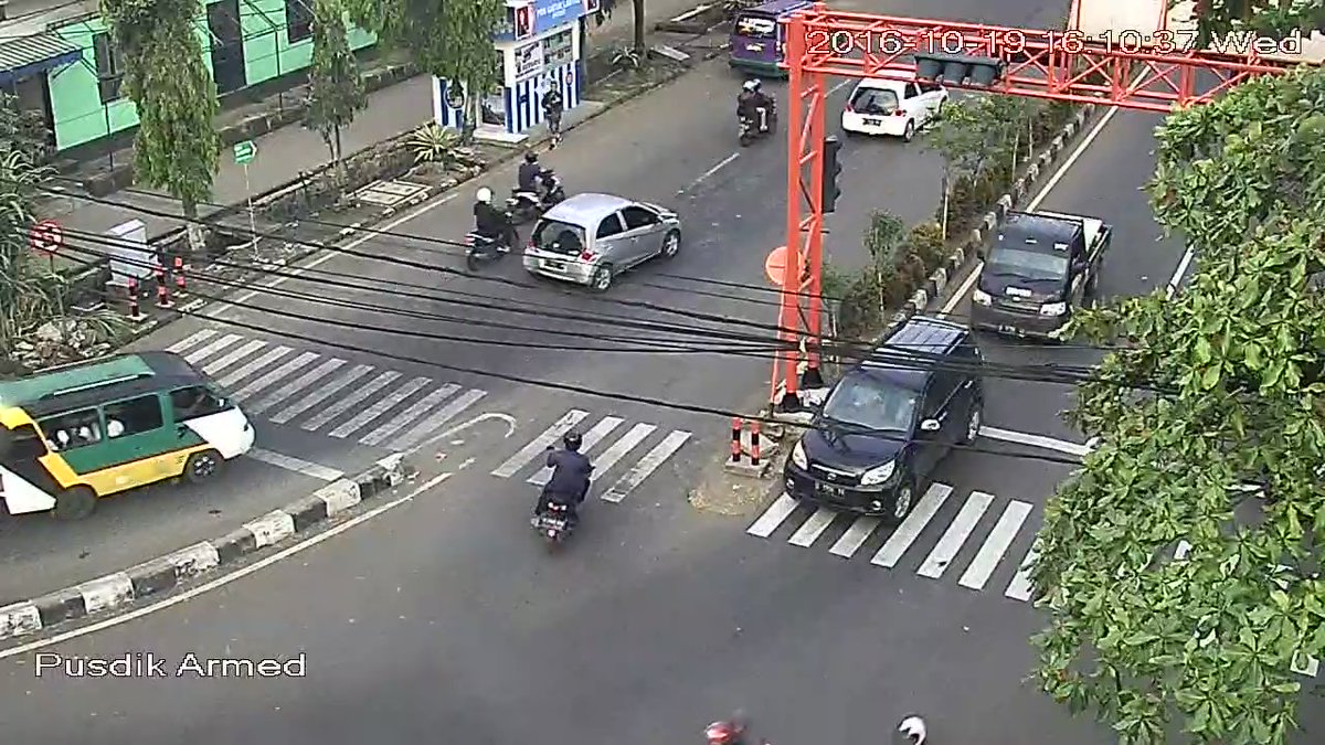 Via <a href="/Dishub_Cimahi/">Dishub Kota Cimahi</a> 16.11 Lalu Lintas Simpang Pusdik Armed dr Akses Tol Baros terpantau Lancar #lalincimahi