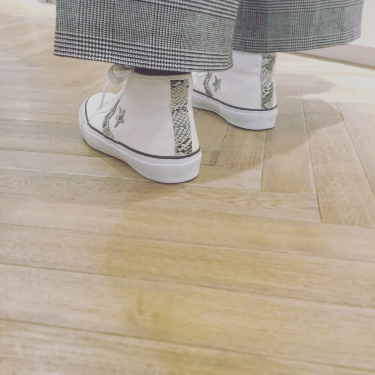 wa_by_converse's tweet photo. 【NEW ITEM】
XL CHEVRONSTAR CK SN MID
#WhiteatelierBYCONVERSE #ホワイトアトリエバイコンバース #CONVERSE #コンバース #CHEVRONSTAR #xlarge #harajuku #原宿 #sneakers https://t.co/6Unb5ZmSEp