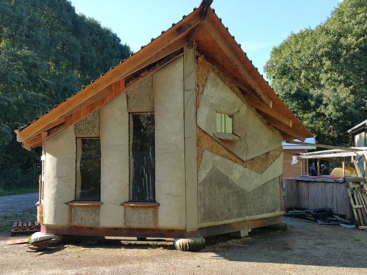 Experimentele #strobouw in het <a href="/EcodorpBergen/">Ecodorp Bergen</a>
