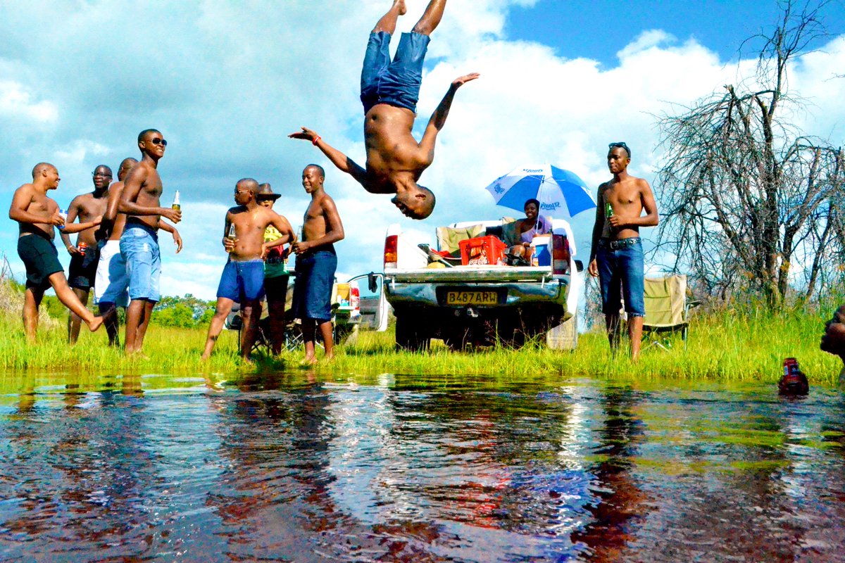 OUR SHORTLISTED SHOT FOR URBAN SCENES FROM #BOTSWANA

#LostInBots for a cool off in the #OkavangoDelta near #Maun

Image by Mpho Bethia