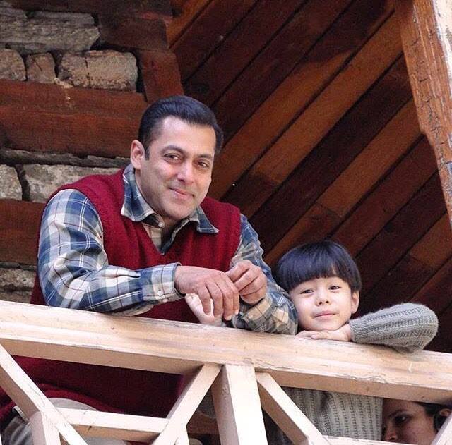 Check out all the pics of <a href="/BeingSalmanKhan/">Salman Khan</a> shooting for #Tubelight in #Manali here: bit.ly/2bdaH08
#Eid2017 Come Soon