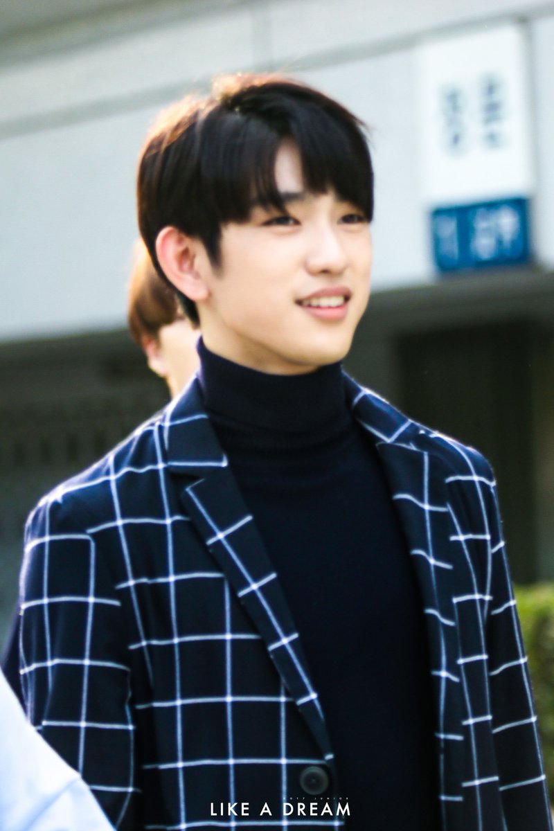 likeadream0922's tweet photo. 161017 JINYOUNG 진영 행복한 두시
우리 진영 왕자님 ....💖
#진영 #갓세븐 #하드캐리 #TURBULENCE https://t.co/jdmHtkUCta