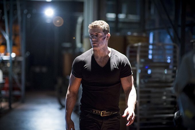 ThisIsTNA's tweet photo. Tonight Star City &amp; @StephenAmell get a visit from @CodyRhodes &amp; tomorrow Cody challenges for The World Title. Don't miss @CW_Arrow at 8/7! https://t.co/qpQEB6ZVc2