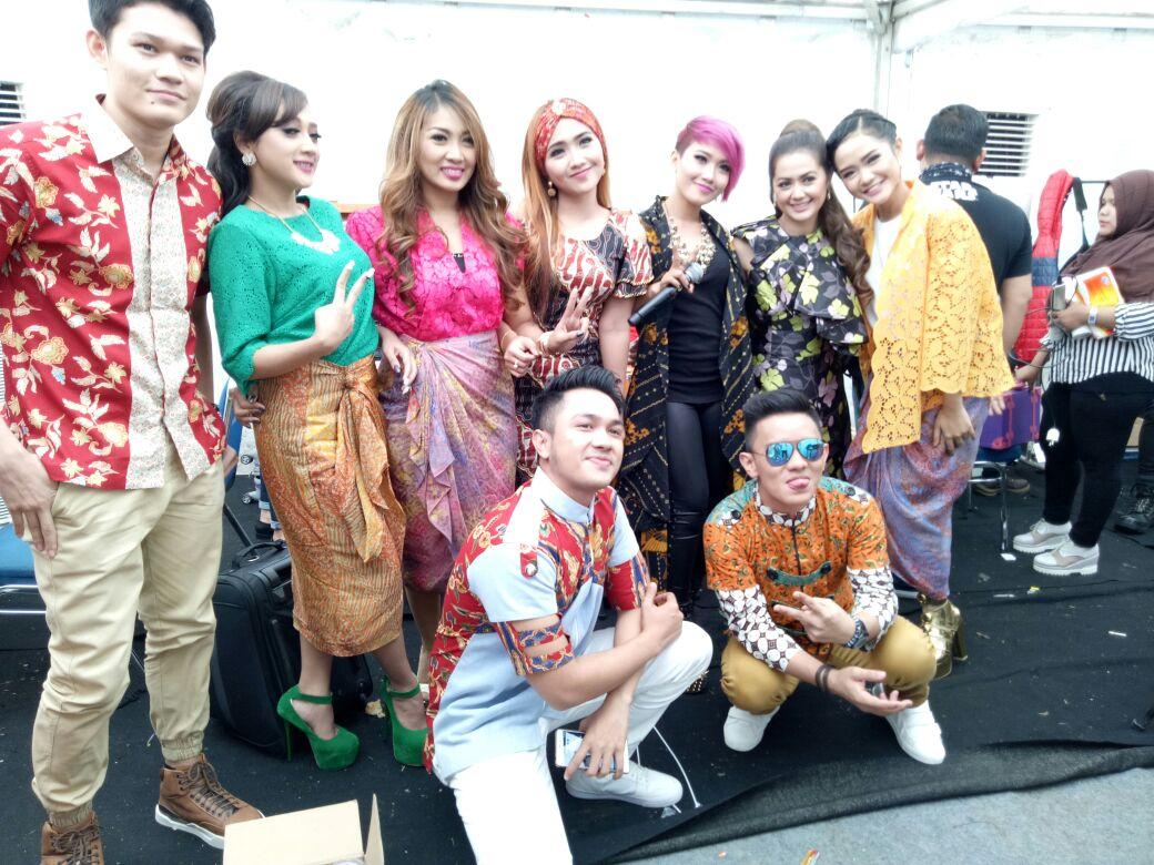 Ningnongers (@ningnongers) on Twitter photo Mlm <a href="/ningnongers/">Ningnongers</a> besok jam 10:00 nonton sii cantik <a href="/desyningnong/">Desy NingNong</a> yaa di hapiday kemilau raya 25mnctv.. #ningnongers Mlm <a href="/ningnongers/">Ningnongers</a> besok jam 10:00 nonton sii cantik <a href="/desyningnong/">Desy NingNong</a> yaa di hapiday kemilau raya 25mnctv.. #ningnongers