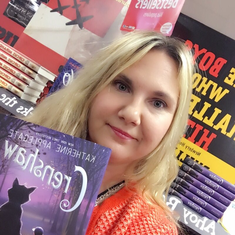 MISdynamicduo's tweet photo. So many amazing books and opportunities to fall in love with reading! Visit the MIS Book Fair! @misreads_5 #MISrocks #misdpremier https://t.co/EUOXPpHc9H