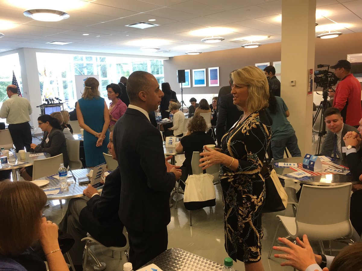 Jorge_Elorza's tweet photo. .@SkillsforRI will be the bridge to help those who are hungry for work find jobs and connect them with the resources they need to succeed https://t.co/jDy265yHl0