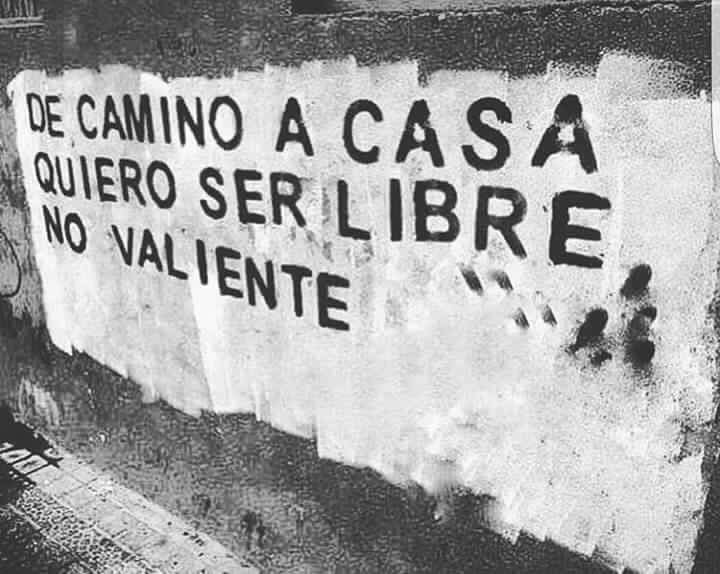 Hoy y todos los dias #NiUnaMenos Queremos vivir sin miedo, nadie mas que nosotras sabe de esta horrible sensación. #NosQueremosVivas !