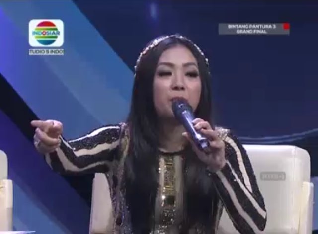 Sampai saat ini Ma'e <a href="/showimah/">Soimah</a> masih jatuh cinta sama penampilan Tika. #BintangPantura3
