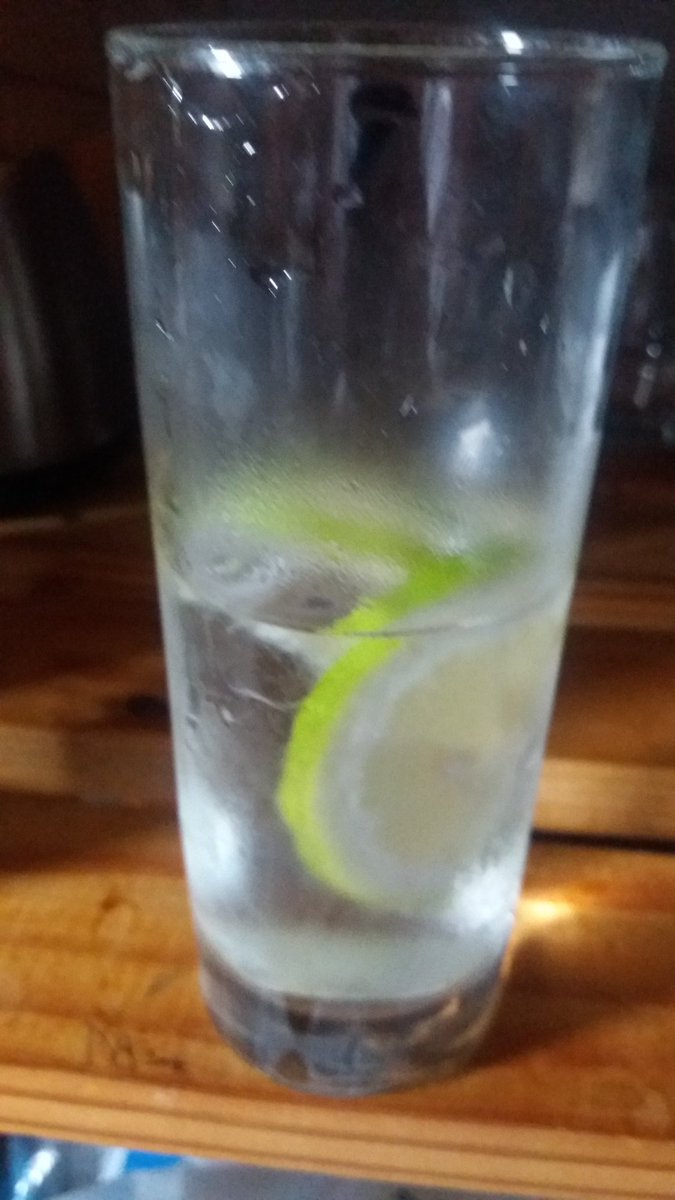SoftahealthF's tweet photo. Lemon water reduces FAT. https://t.co/8V0Og9aVIC