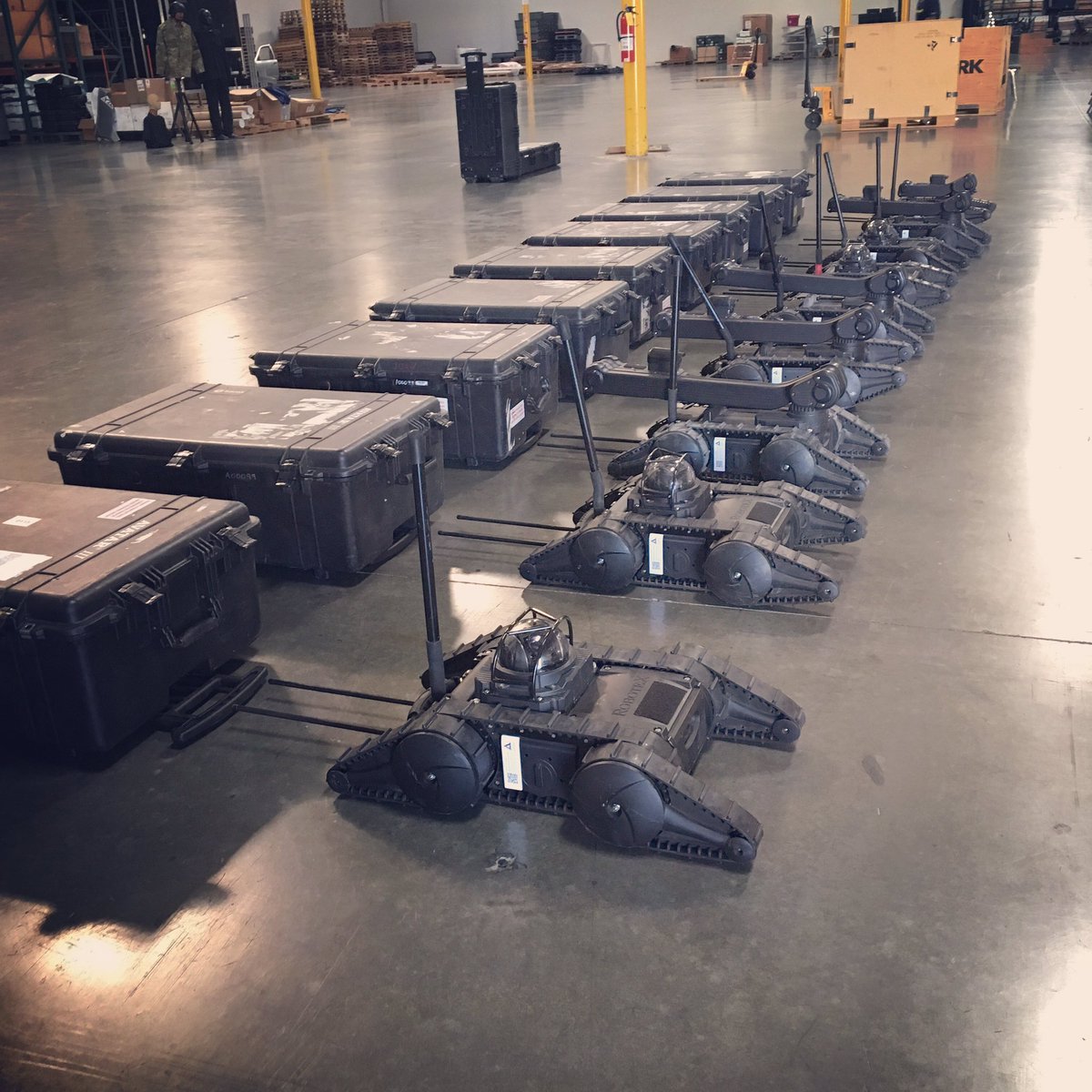 AARDVARK_TAC's tweet photo. All charged and ready to go for #techday2016 today! #RoboteX #tacticalgear #swat https://t.co/pwVVliltrD