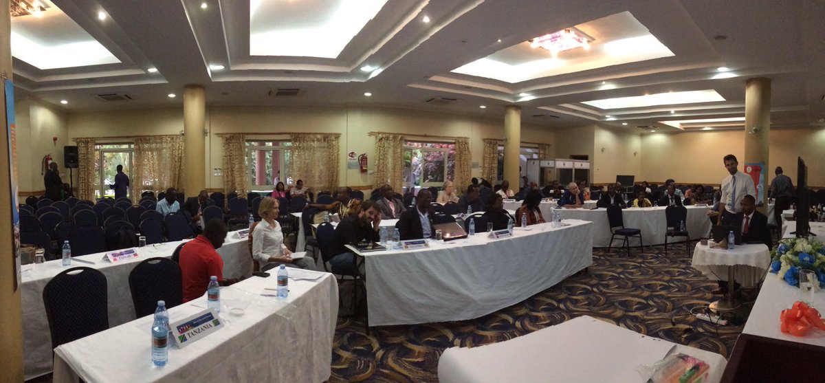 Schoolmeester's tweet photo. A full room for the side event on Mountain waste #WMF_2016 between @GRIDArendal and @UNEP in Mbale, Uganda - now! https://t.co/KbhUw3Eoqp