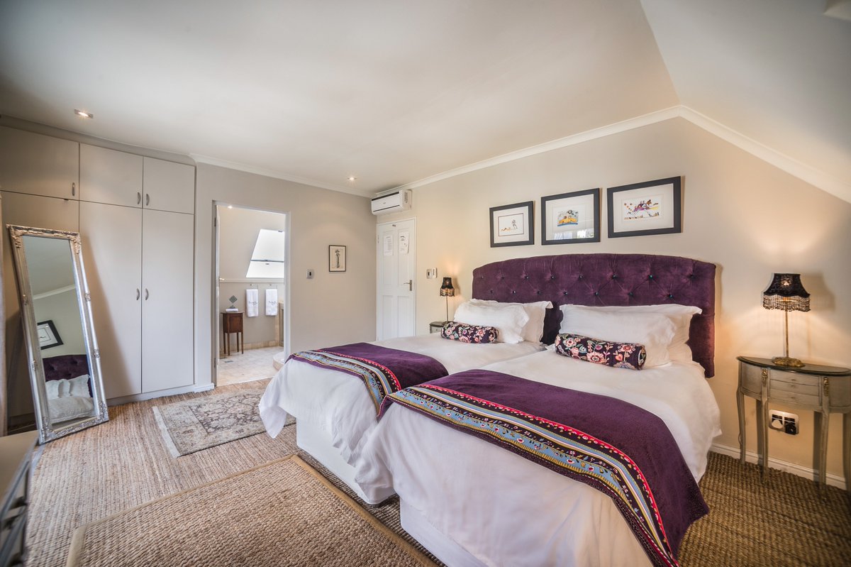 Our "Mexican" room features breathtaking mountain views all overlooking our pool. For more information call us on 021 882 8800 #Stellenbosch