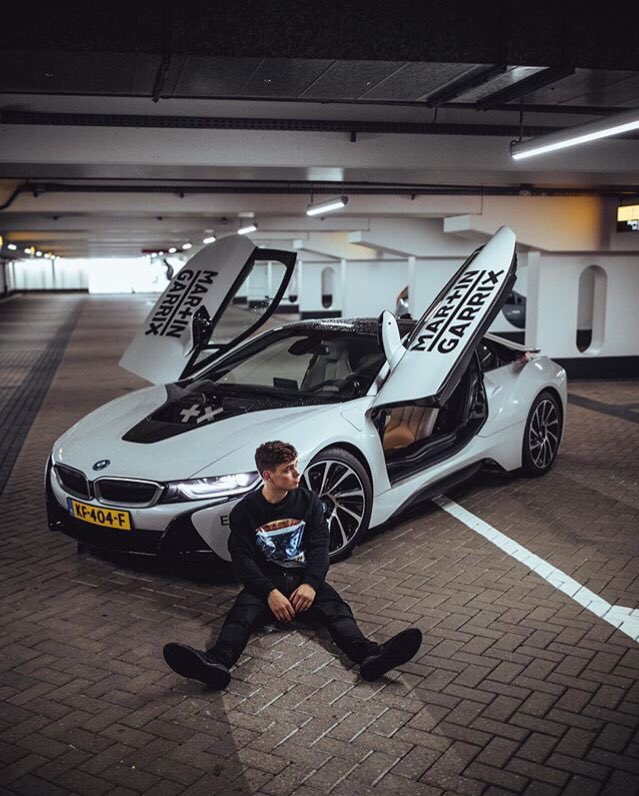 MartinGarrix_PH's tweet photo. The #GarrixTeam is ready for ADE Week! ➕✖️ #ADE2016 https://t.co/9X6EqqlhZH