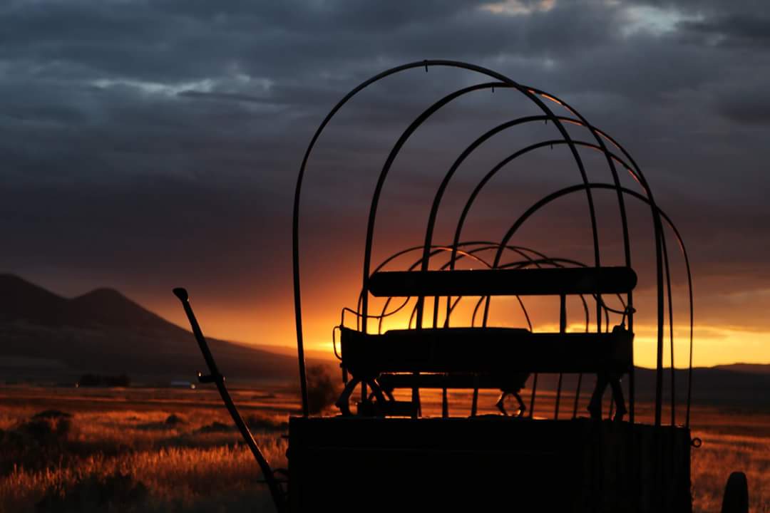 CityOfRocksNPS's tweet photo. Sun is up, wagons ho! @CityOfRocksNPS @visitsouthidaho @visitidaho @MCChamber @IdahoParkFriend https://t.co/6LUIYdeJKG