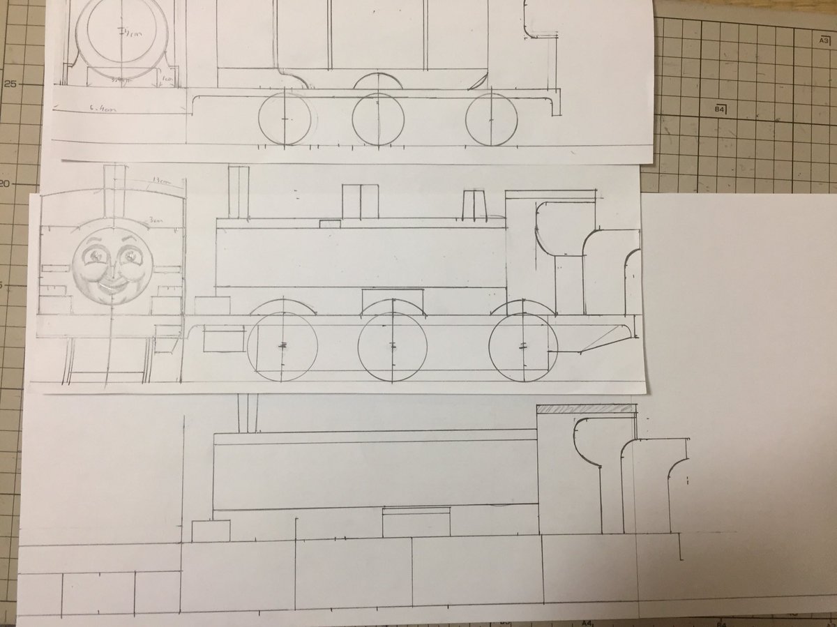 模型モンタより少し長くなりました。