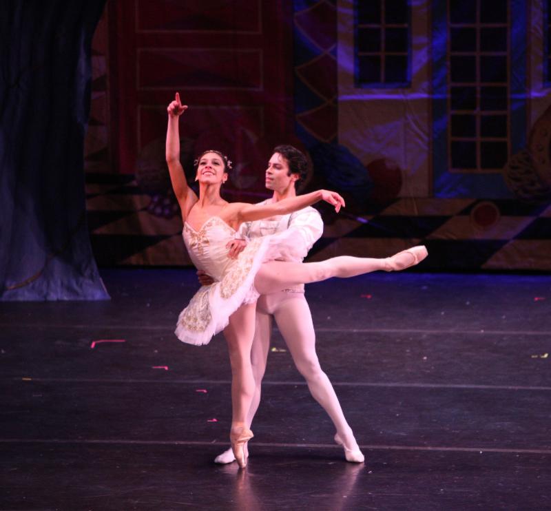 SaltCreekBallet's tweet photo. Gillian Murphy from American Ballet Theatre dances with Salt Creek Ballet. https://t.co/ZeU6wK8teJ https://t.co/MXd9gvFSMb