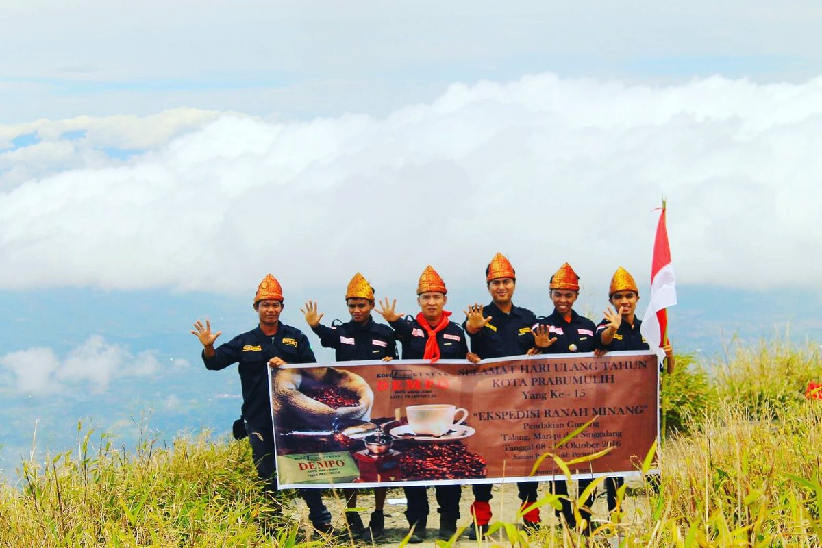 adentamrin's tweet photo. HUT KOTA PRABUMULIH KE 15..2016 https://t.co/5m7JqUVyCq