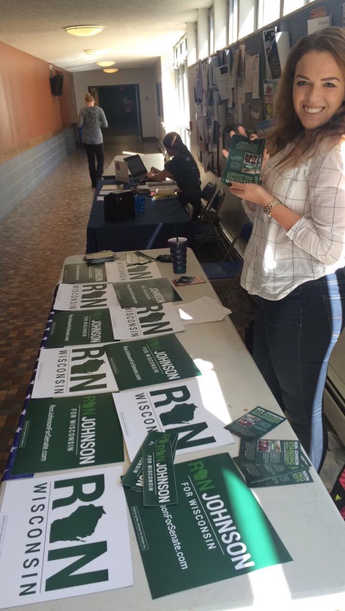 CUWCRS's tweet photo. The movement is strong! @SenRonJohnson #cuwcrs #wicrs #collegerepublicans #students4ron https://t.co/JVKmTIoeze