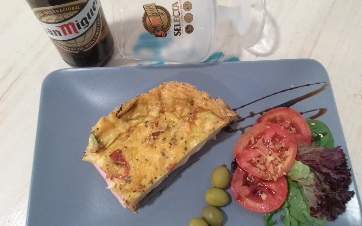 PiaceGastrocafe's tweet photo. #Tortilladecalabacinpimientosrellenadejamon #saludableyrico #EixampleValencia #Piacegastrocafe https://t.co/fgz1exExyF