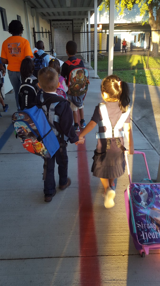 KimLloydLFE's tweet photo. Always starting our day with love and a little help at LFE:) #TeamLFE @LakeForestArts @kimhp3 https://t.co/OLDlkTA1VJ