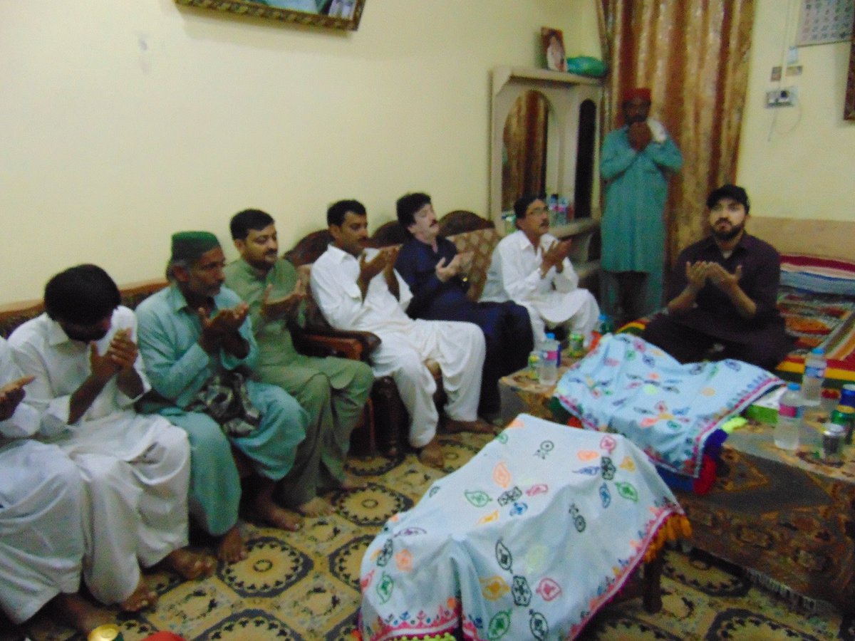 PppJiyala's tweet photo. @ChairmanMatiari @MakhdoomFZaman condoled wth HashimHajano on demise of AhmadHajano in vill YusufHajano
#MakhdoomOfHala #Condolences #WthPpl https://t.co/ZHPjQ1INQH