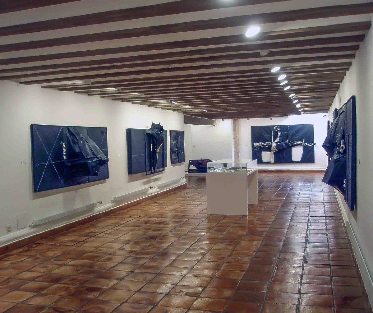 ManuelRevilla57's tweet photo. Impresionante la "Sala Manolo Millares" de la Fundación Antonio Pérez, sus arpilleras emocionan... #Cuenca @FAPoficial #MRevilla #fotografia https://t.co/HumQQ7ruoN