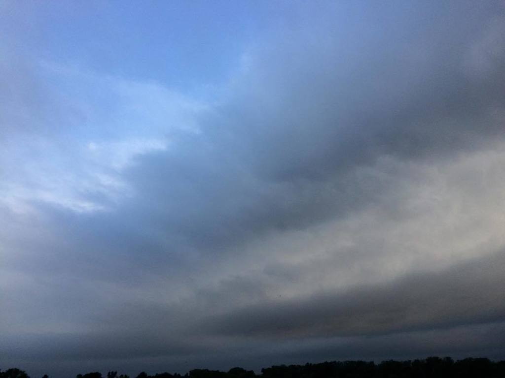 KansasTourism's tweet photo. #KansasCity Shelf clouds well visible to the southwest looking toward storms in far western Kansas! Really cool sky… https://t.co/8GVsdtnfpT