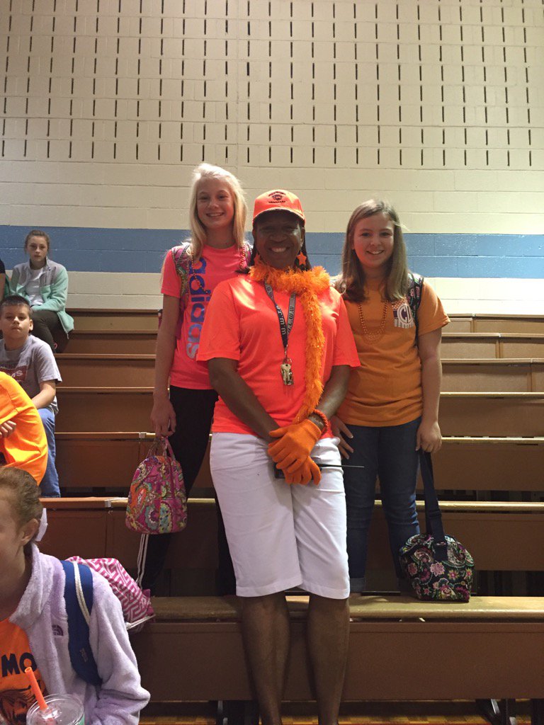 TracyStrickla14's tweet photo. It's Unity Day at PdMS! https://t.co/H3N2SXpL8b