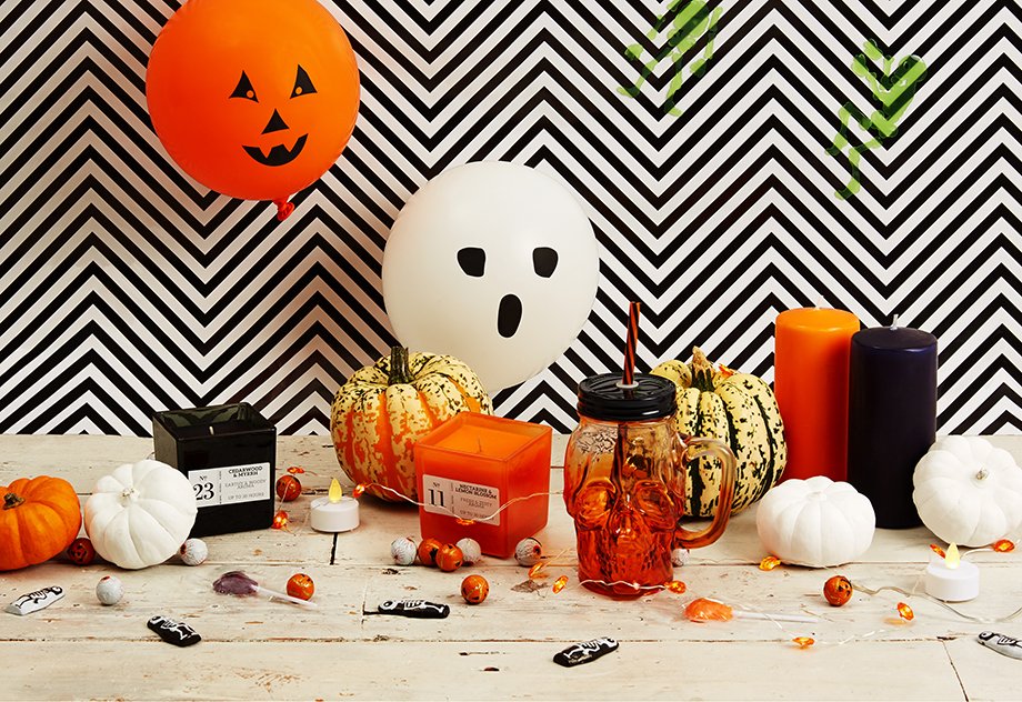 Primark's tweet photo. Tricks AND treats ready for the Halloween season, with prices from just £0.90/€1! https://t.co/qgoVc6WPTv #Primark #Primarket #homeware https://t.co/q5GrBJrL1R