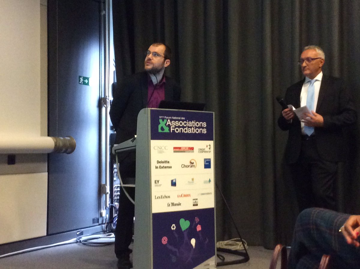 FEHAP_actu's tweet photo. Samuel Benveniste @CENSTIMCO introduit l #innovation "une nouveauté que le marché reconnaît et pour lequel il est prêt à payer" #forumasso https://t.co/UYI5tynJUP