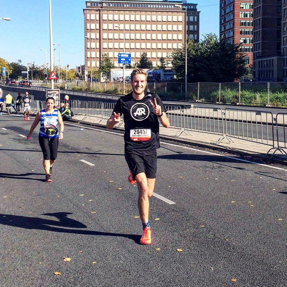 jouanito's tweet photo. DON'T WORRY, RUN HAPPY - Semi-marathon d'Amsterdam bouclé en 1h30'45 ce week-end ! 🏆🇱🇺 #whyirunParis #whyirunAmsterdam #TCSAM16 https://t.co/gDCfttG8SI