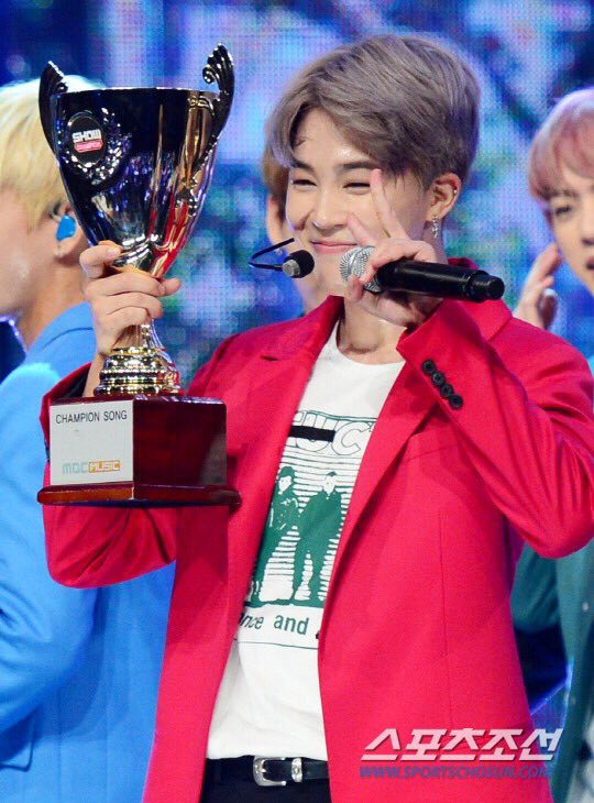 stillwithen's tweet photo. he is so happy im happy https://t.co/KaKRgH2KRB